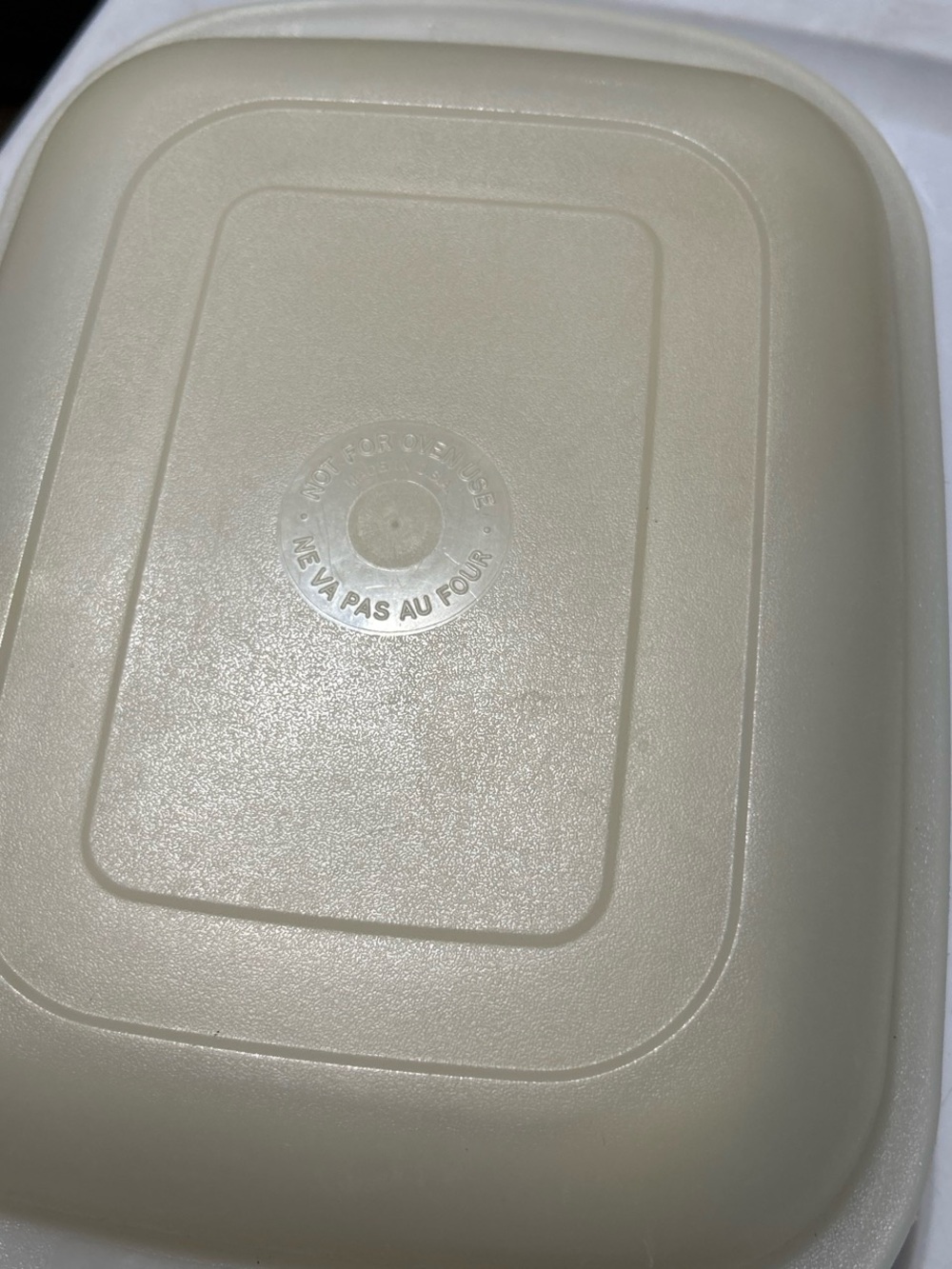 Tupperware Cream Food Storage Container with Lid - Picture 6 of 8